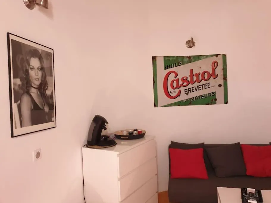 Guest house Tour De Charme Atypique Hotel Beauregard-l'Eveque France